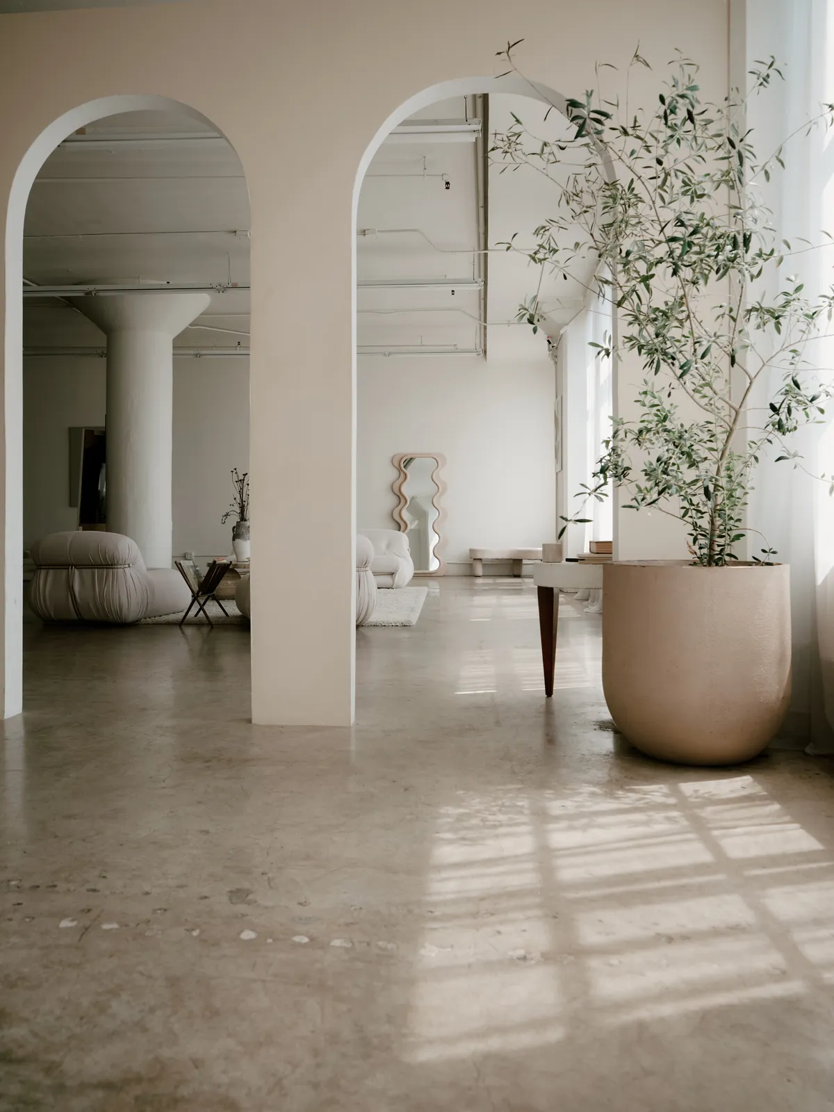 MINIMALIST WARMTH studio photo 9