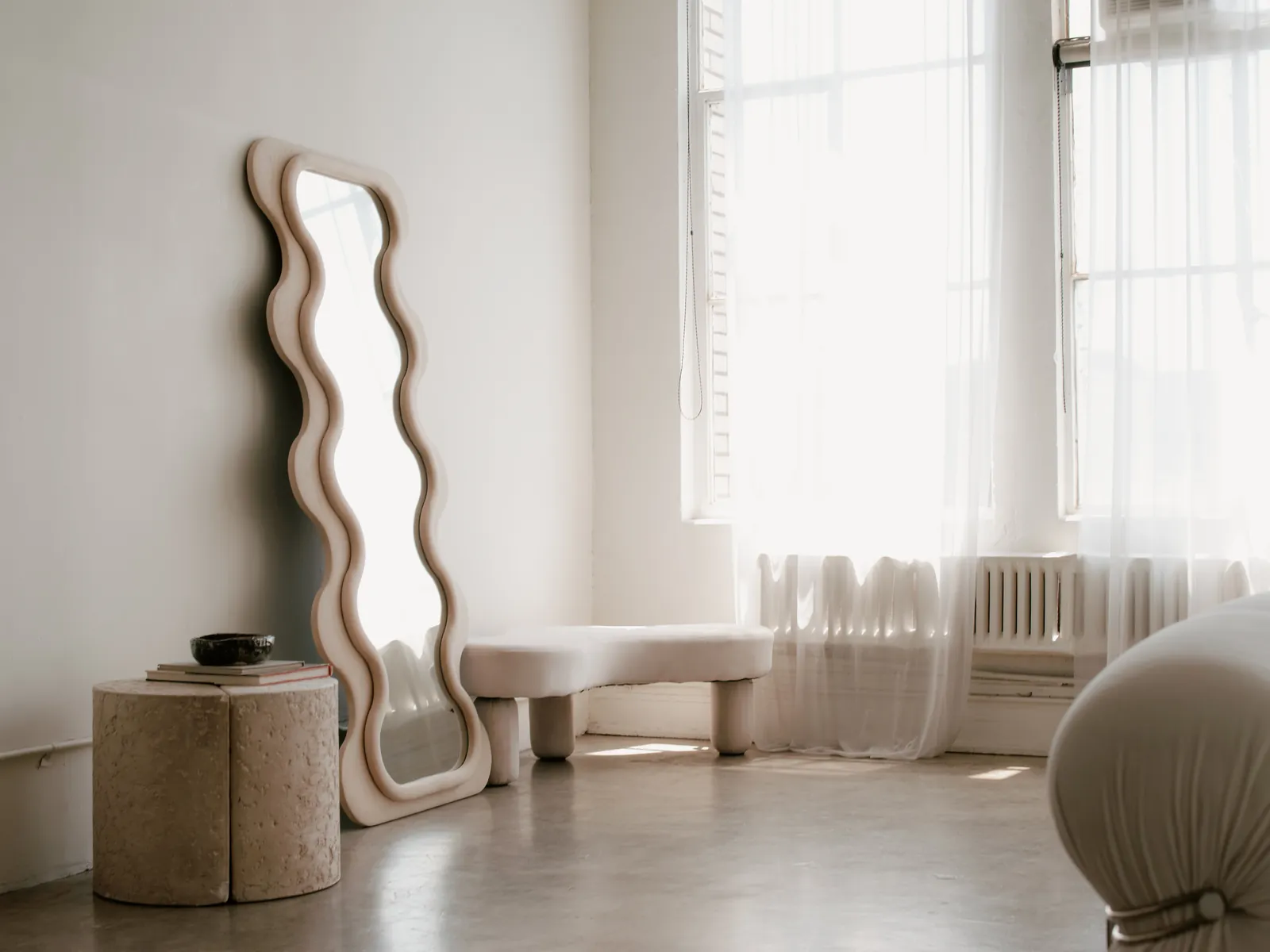 MINIMALIST WARMTH studio photo 11