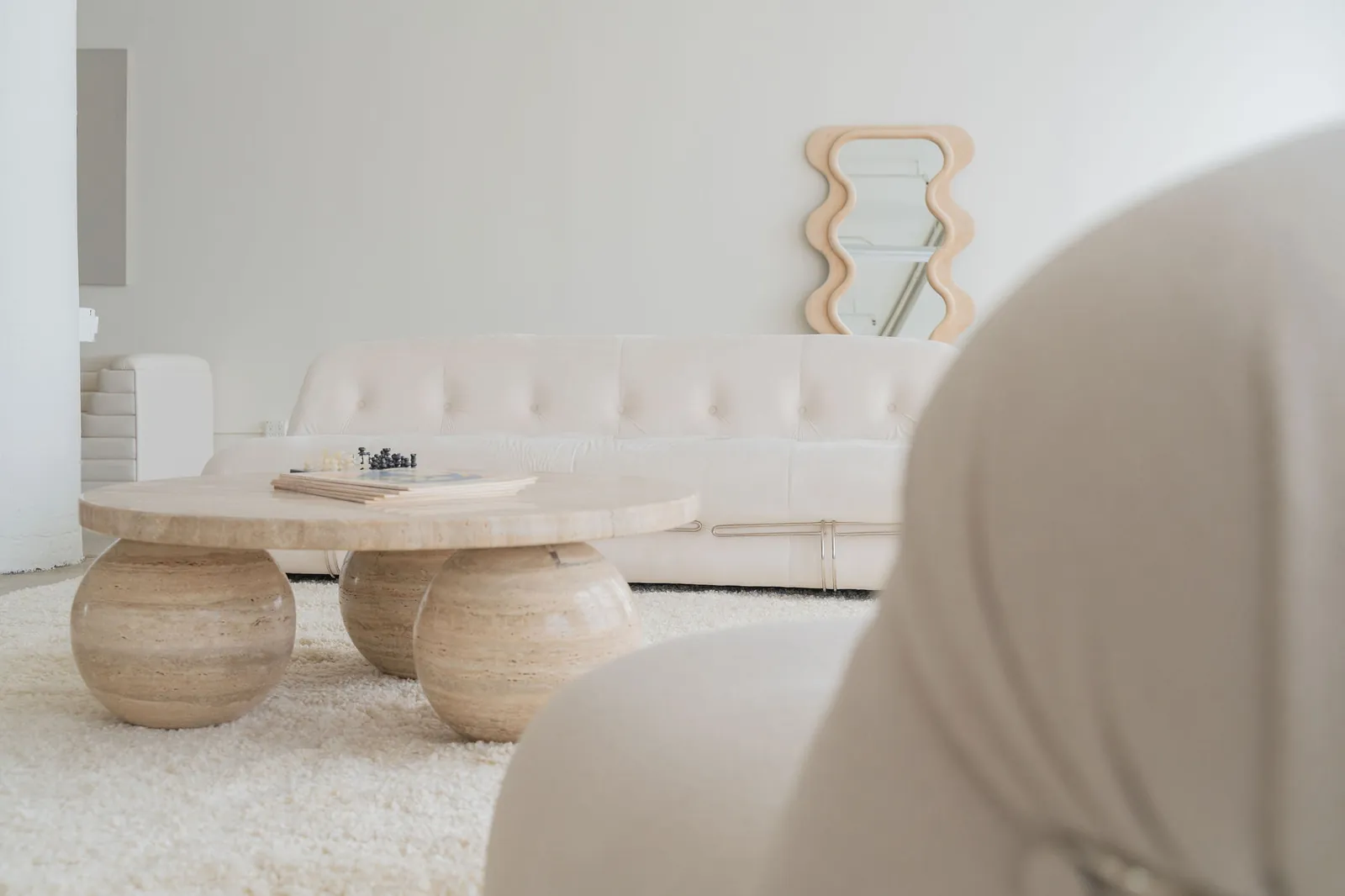 MINIMALIST WARMTH studio photo 12