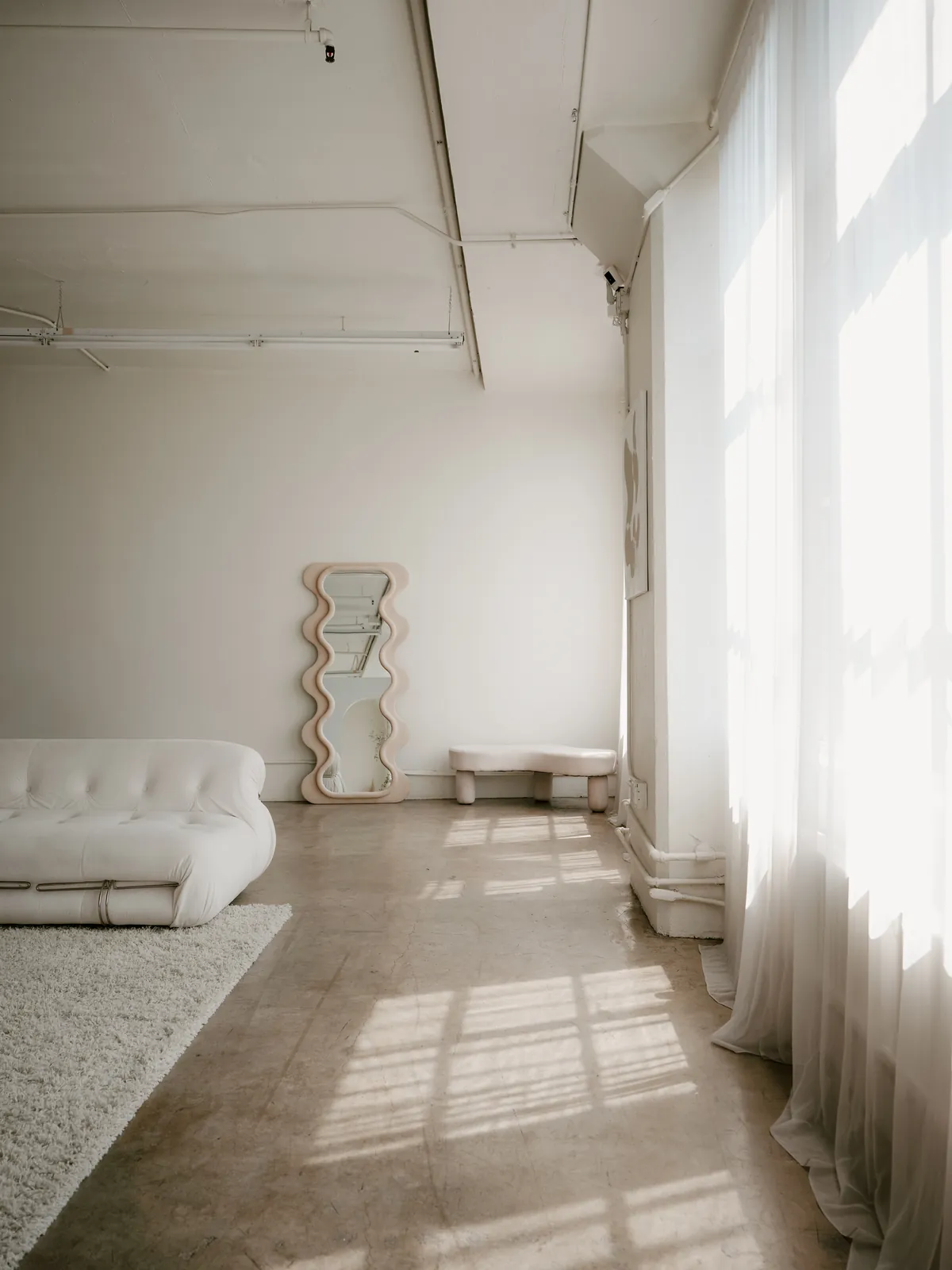 MINIMALIST WARMTH studio photo 13
